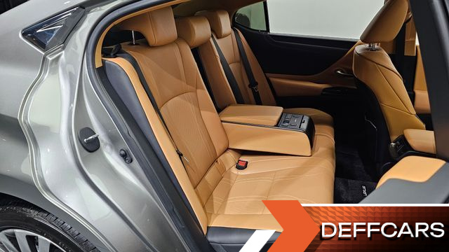 Lexus ES Luxury Plus купить на сайте DeffCars