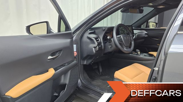 Lexus UX 2.0 2WD купить на сайте DeffCars