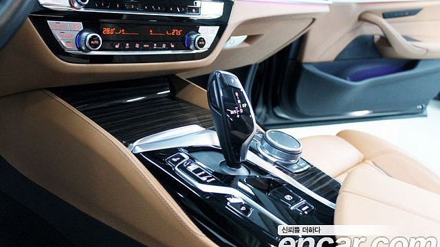 BMW 5-SERIES 520i Luxury купить на сайте DeffCars