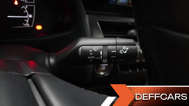 Lexus UX 2.0 2WD купить на сайте DeffCars