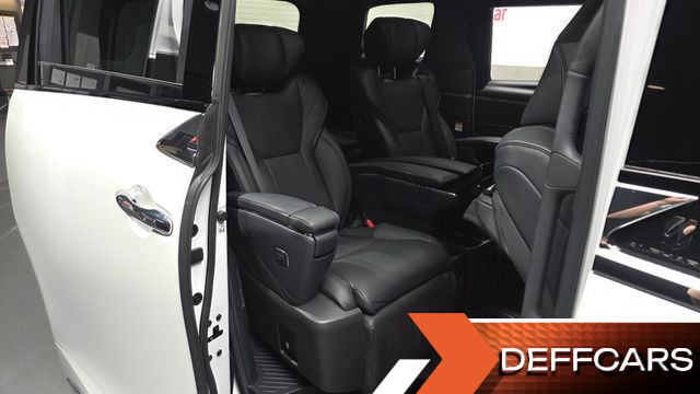 Toyota ALPHARD 2.5 HEV Executive AWD купить на сайте DeffCars