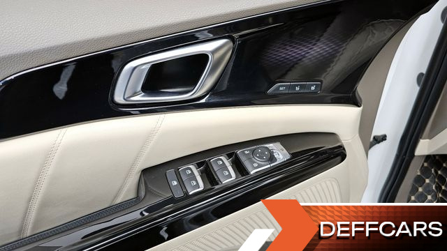 Kia CARNIVAL 7-Seater Signature купить на сайте DeffCars