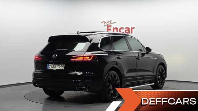 Volkswagen TOUAREG 3.0 TDI R-Line купить на сайте DeffCars