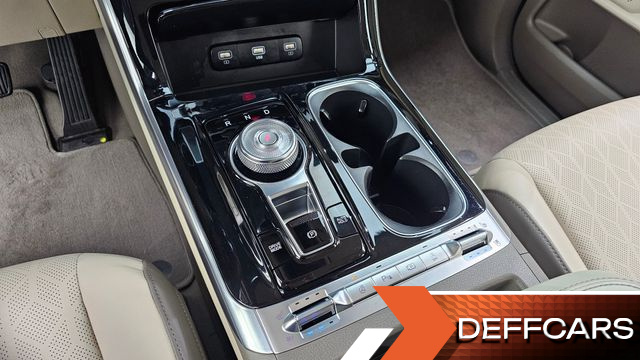 Kia CARNIVAL 9-Seater Noblesse купить на сайте DeffCars