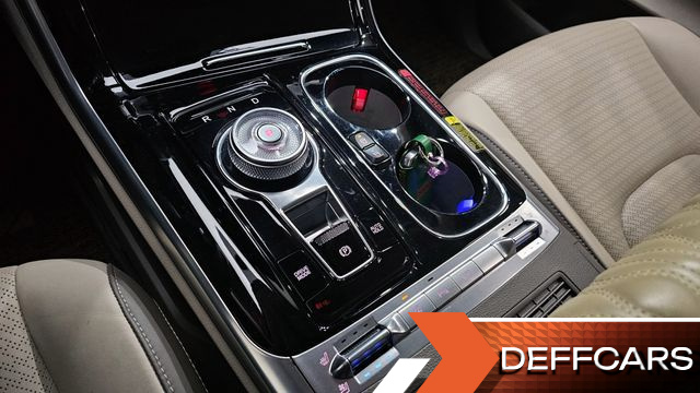 Kia CARNIVAL Gasoline 7-Seater Hi-Limousine Signature купить на сайте DeffCars