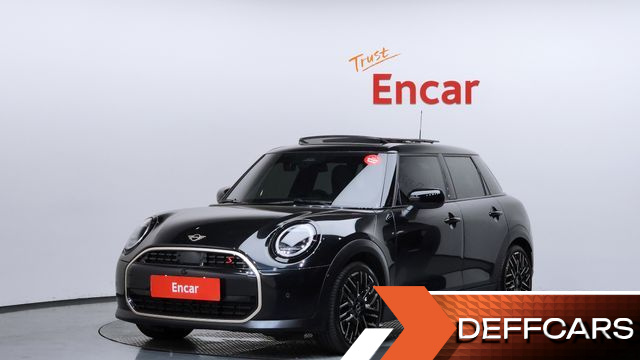 Mini COOPER 5 Door Favoured купить на сайте DeffCars