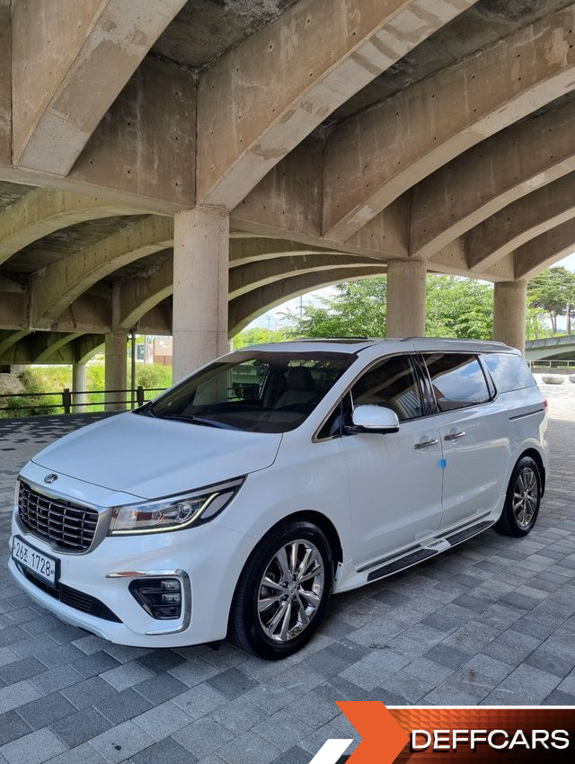 Kia CARNIVAL 7-Seater Limousine VIP купить на сайте DeffCars