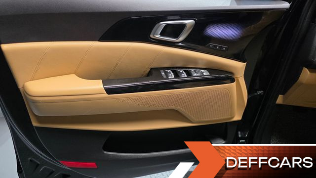 Kia CARNIVAL Gasoline 9-Seater Signature купить на сайте DeffCars