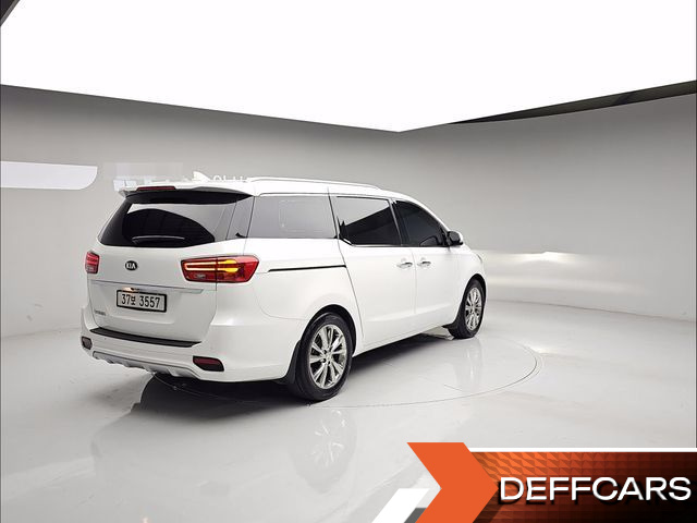 Kia CARNIVAL 9-Seater Prstige купить на сайте DeffCars
