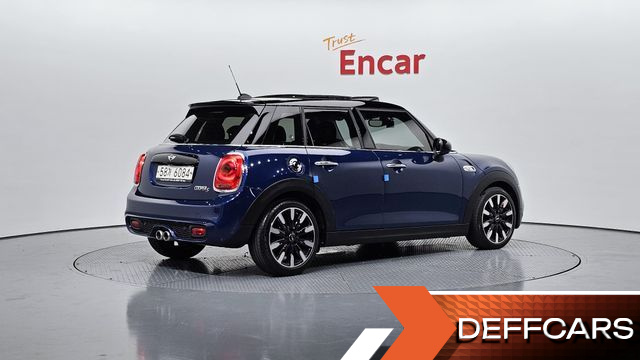 Mini COOPER 5Door Standard 3rd купить на сайте DeffCars