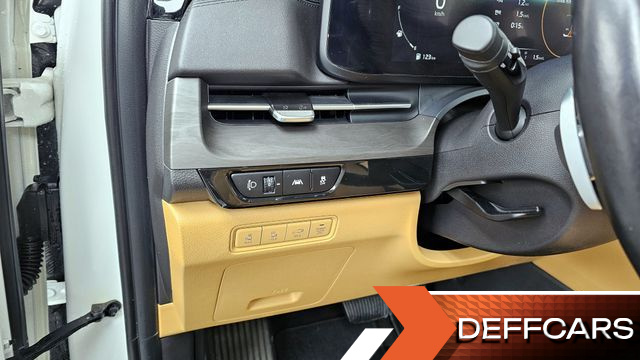Kia CARNIVAL Gasoline 9-Seater Signature купить на сайте DeffCars