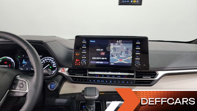Toyota SIENNA 2.5 Hybrid 2WD купить на сайте DeffCars