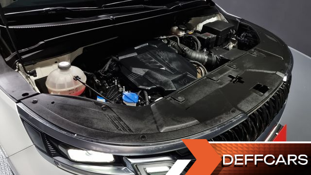 Kia CARNIVAL Gasoline 7-Seater Signature купить на сайте DeffCars