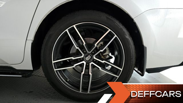 Toyota SIENNA 2.5 Hybrid AWD купить на сайте DeffCars