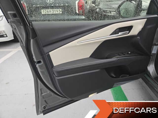 Toyota CAMRY 2.5 XLE Premium Hybrid купить на сайте DeffCars