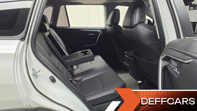 Toyota RAV4 2,5 4WD Hybrid LTD купить на сайте DeffCars