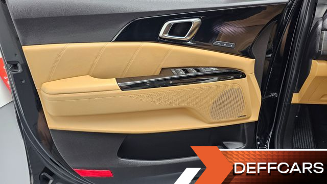 Kia CARNIVAL Gasoline 9-Seater Signature купить на сайте DeffCars