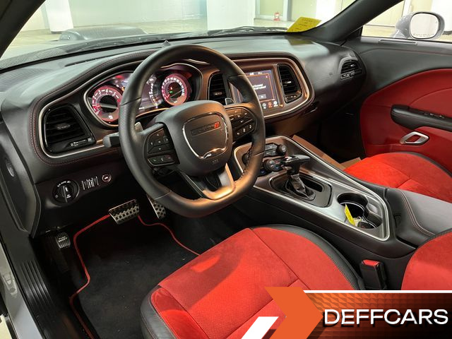 Dodge CHALLENGER 5.7 купить на сайте DeffCars
