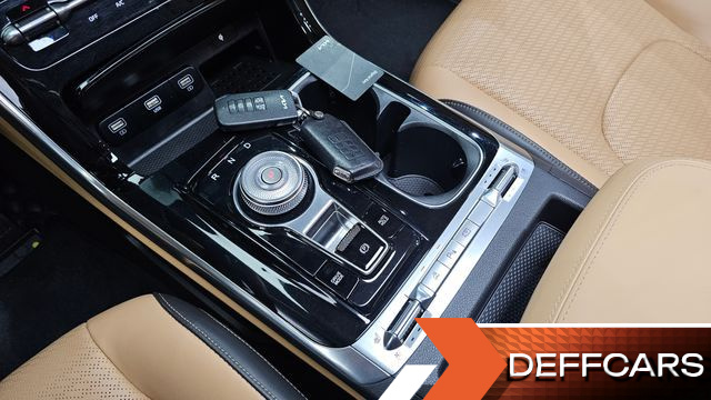 Kia CARNIVAL Gasoline 9-Seater Signature купить на сайте DeffCars