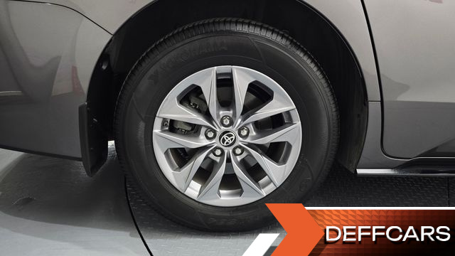 Toyota SIENNA 2.5 Hybrid AWD купить на сайте DeffCars