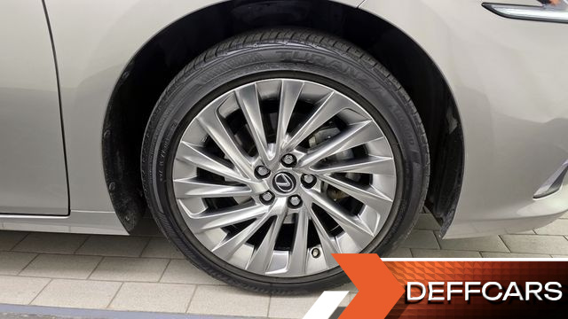 Lexus ES Luxury Plus купить на сайте DeffCars