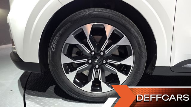 Kia CARNIVAL Gasoline 7-Seater Noblesse купить на сайте DeffCars