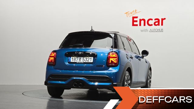 Mini COOPER 5Door Classic Third Generation купить на сайте DeffCars
