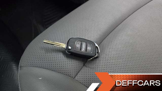 Hyundai STAREX Van 5-Seater Smart купить на сайте DeffCars