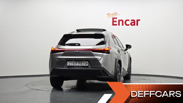 Lexus UX 2.0 2WD купить на сайте DeffCars
