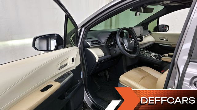 Toyota SIENNA 2.5 Hybrid 2WD купить на сайте DeffCars