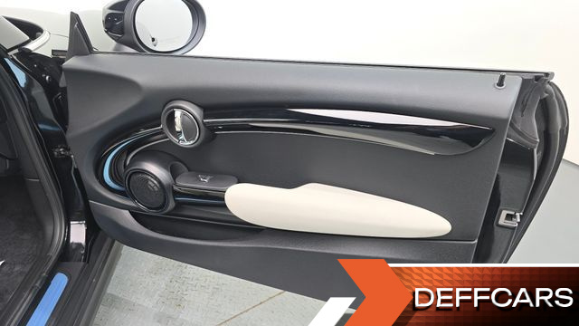Mini COOPER CONVERTIBLE Classic Third Generation купить на сайте DeffCars