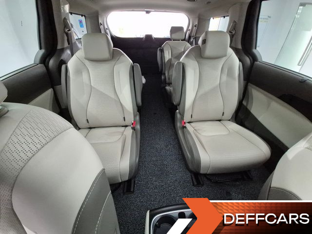 Kia CARNIVAL Gasoline 9-Seater Signature купить на сайте DeffCars
