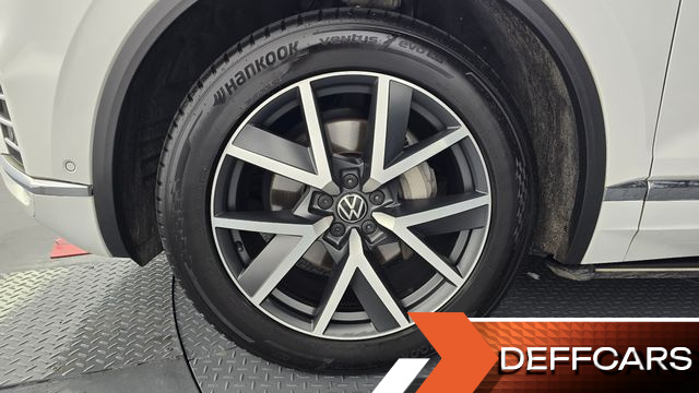 Volkswagen TOUAREG 3.0 TDI Prestige купить на сайте DeffCars