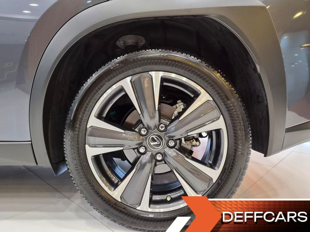 Lexus UX 2.0 AWD купить на сайте DeffCars