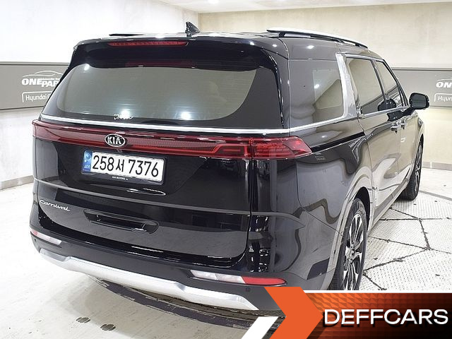 Kia CARNIVAL 9-Seater Signature купить на сайте DeffCars