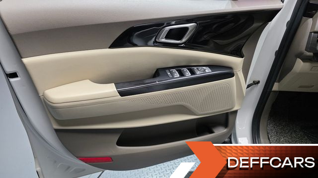 Kia CARNIVAL 9-Seater Prestige купить на сайте DeffCars