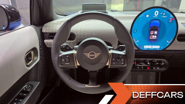 Mini COOPER 5 Door Favoured купить на сайте DeffCars