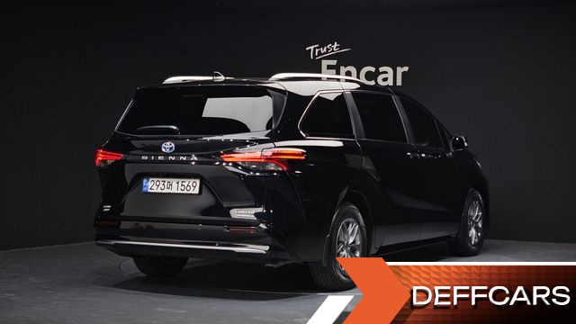 Toyota SIENNA 2.5 Hybrid AWD купить на сайте DeffCars