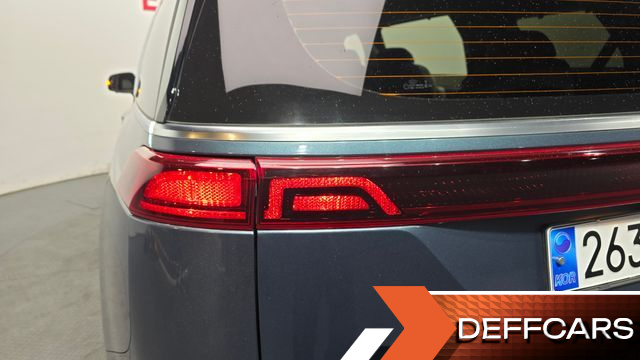 Kia CARNIVAL 9-Seater Signature купить на сайте DeffCars