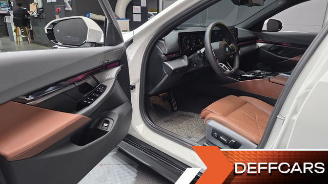BMW 5-SERIES 530i xDrive M Sport купить на сайте DeffCars
