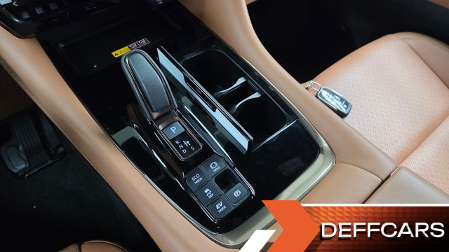 Toyota ALPHARD 2.5 HEV Executive AWD купить на сайте DeffCars