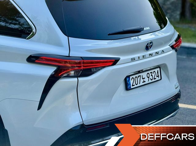 Toyota SIENNA 2.5 Hybrid 2WD купить на сайте DeffCars