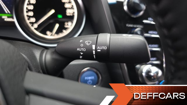 Toyota CAMRY 2.5 XLE Hybrid купить на сайте DeffCars