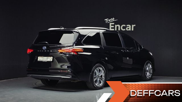Toyota SIENNA 2.5 Hybrid 2WD купить на сайте DeffCars