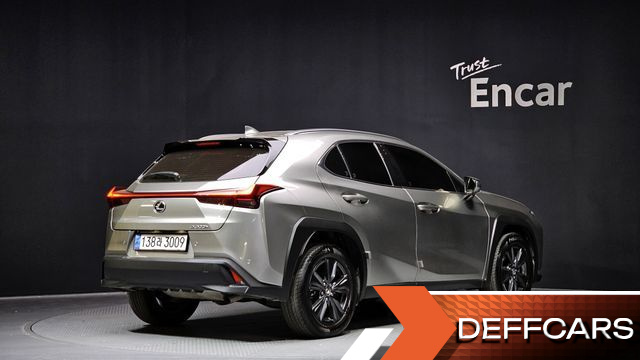 Lexus UX 2.0 2WD купить на сайте DeffCars