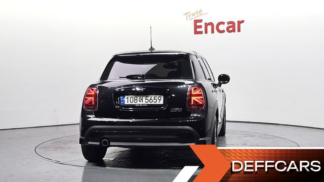 Mini COOPER 5Door Classic Third Generation купить на сайте DeffCars