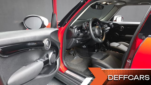 Mini COOPER 5Door Classic Third Generation купить на сайте DeffCars