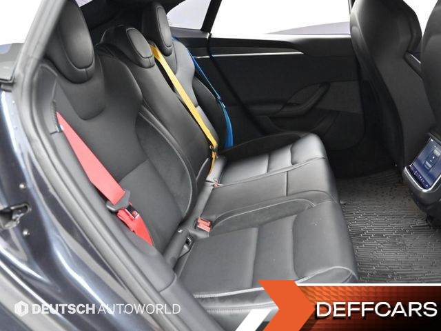 Tesla MODEL S Plaid купить на сайте DeffCars