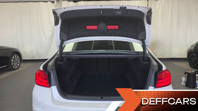 BMW 5-SERIES 520d M Sport Package Plus купить на сайте DeffCars