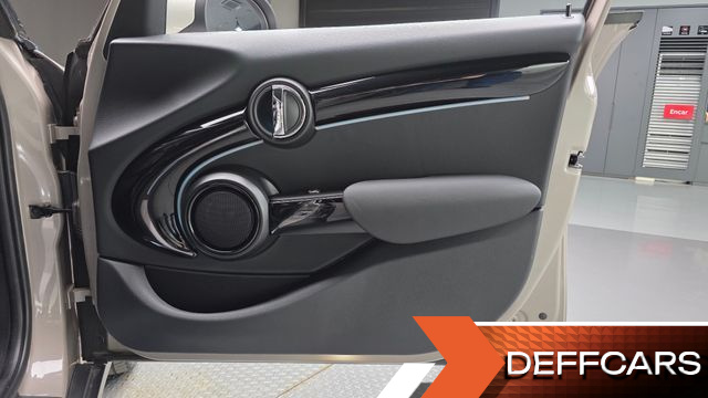 Mini COOPER 5Door Classic Third Generation купить на сайте DeffCars
